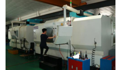 CNC加工中心：協鴻